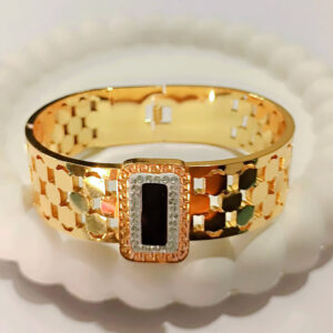 Statement Golden Kada